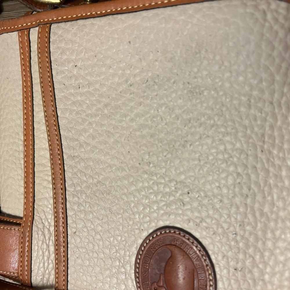 Vintage Dooney & Bourke Cream and Tan Crossbody Bag - Picture 7 of 16